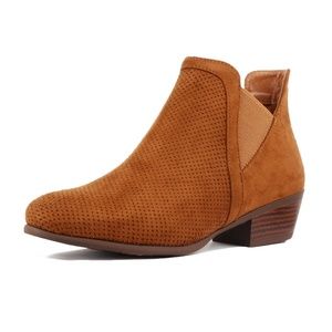 Tan Low Chunky Heel Boot Rider5